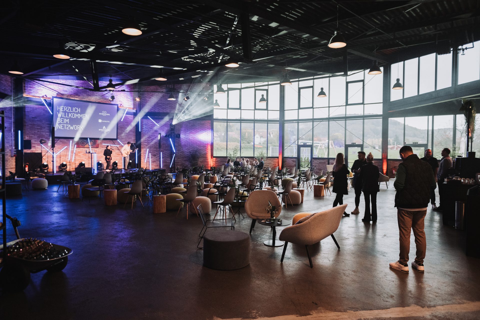 Achtwerk Industriehalle — 10 m Deckenhöhe, bis zu 800 Gäste