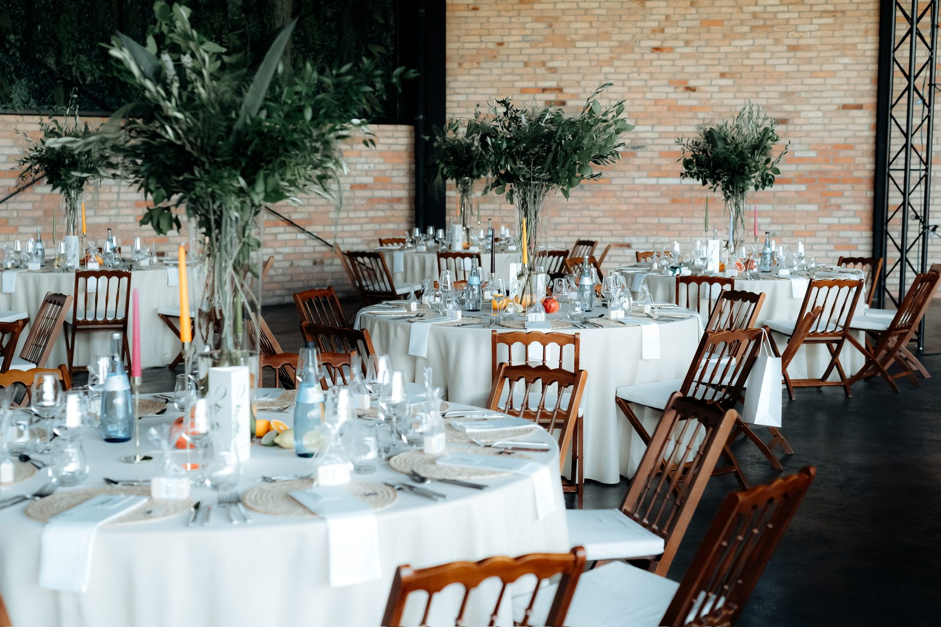 Hochzeitslocation Achtwerk Events — Industriehalle Rudersberg bei Stuttgart